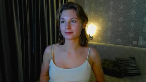 Snapshot of yourmuseee chatting on 02/04/26, 02:01 Sonya online show from 02/04/26, 02:01