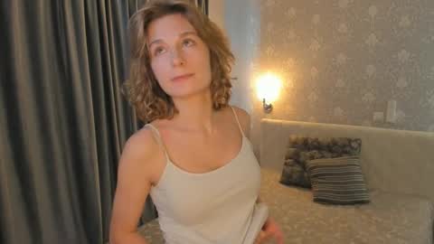 Snapshot of yourmuseee chatting on 02/06/26, 09:01 Sonya online show from 02/06/26, 09:01