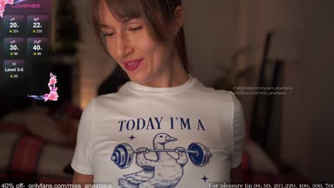 Snapshot of yours_anastasia chatting on 11/28/25, 08:44 Anastasia online show from 11/28/25, 08:44