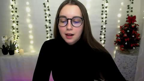 Snapshot of yours_piece_of_happiness_ chatting on 01/13/25, 09:41 Happy online show from 01/13/25, 09:41