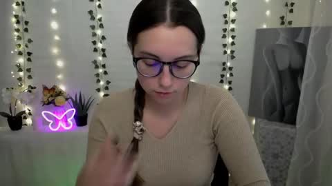 Snapshot of yours_piece_of_happiness_ chatting on 01/15/25, 10:06 Happy online show from 01/15/25, 10:06