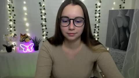 Snapshot of yours_piece_of_happiness_ chatting on 01/21/25, 06:43 Happy online show from 01/21/25, 06:43