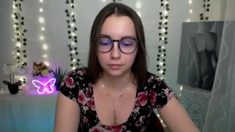 Snapshot of yours_piece_of_happiness_ chatting on 01/25/25, 12:26 Happy online show from 01/25/25, 12:26