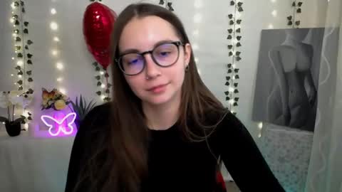 Snapshot of yours_piece_of_happiness_ chatting on 02/10/25, 09:58 Happy online show from 02/10/25, 09:58