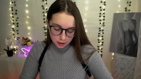 Snapshot of yours_piece_of_happiness_ chatting on 03/03/25, 10:06 Happy online show from 03/03/25, 10:06