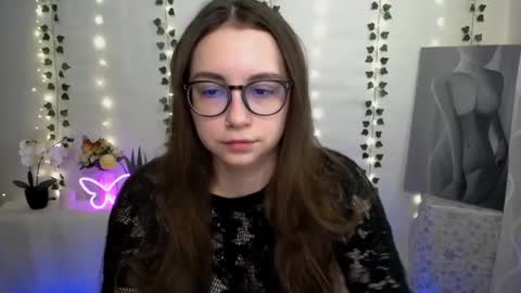 Snapshot of yours_piece_of_happiness_ chatting on 03/10/25, 06:16 Happy online show from 03/10/25, 06:16