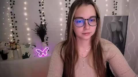 Snapshot of yours_piece_of_happiness_ chatting on 10/02/25, 05:58 Happy online show from 10/02/25, 05:58