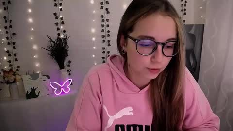 Snapshot of yours_piece_of_happiness_ chatting on 10/03/25, 07:27 Happy online show from 10/03/25, 07:27