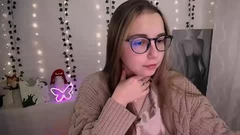 Snapshot of yours_piece_of_happiness_ chatting on 10/04/25, 05:49 Happy online show from 10/04/25, 05:49