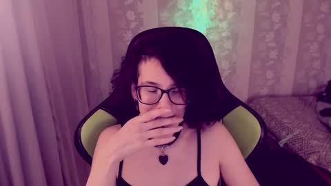 Snapshot of yourscosmic chatting on 12/11/24, 12:54 Yours Cosmic online show from 12/11/24, 12:54