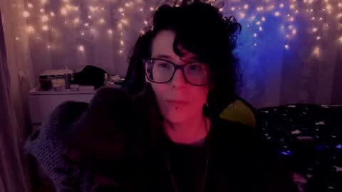 Snapshot of yourscosmic chatting on 01/16/25, 11:06 Yours Cosmic online show from 01/16/25, 11:06