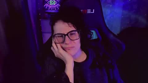 Snapshot of yourscosmic chatting on 11/21/25, 12:48 Yours Cosmic online show from 11/21/25, 12:48