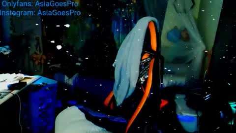 Snapshot of yoursecretgirlfriend963 chatting on 12/19/24, 12:56 AsiaGoesPro - On All Socials online show from 12/19/24, 12:56