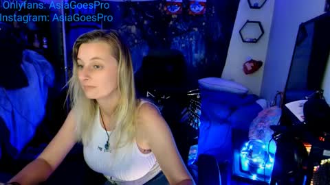 Snapshot of yoursecretgirlfriend963 chatting on 02/09/25, 02:49 AsiaGoesPro - On All Socials online show from 02/09/25, 02:49