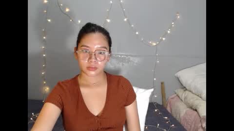 Snapshot of yoursexy_reb chatting on 12/17/25, 04:02 yoursexy_reb online show from 12/17/25, 04:02