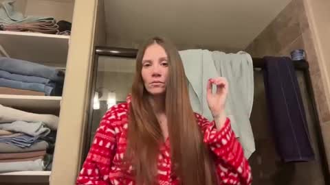 Snapshot of yourstrulylivy chatting on 12/24/24, 05:34 yourstrulylivy online show from 12/24/24, 05:34