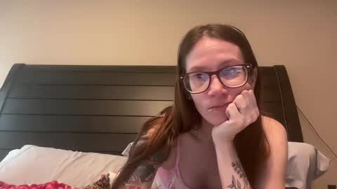 Snapshot of yourstrulylivy chatting on 12/30/24, 03:57 yourstrulylivy online show from 12/30/24, 03:57