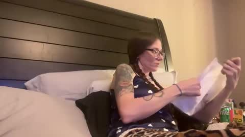 Snapshot of yourstrulylivy chatting on 12/31/24, 03:45 yourstrulylivy online show from 12/31/24, 03:45