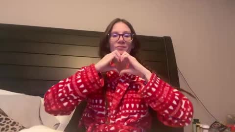 Snapshot of yourstrulylivy chatting on 12/31/24, 07:51 yourstrulylivy online show from 12/31/24, 07:51