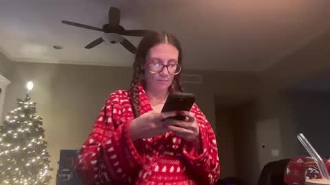 Snapshot of yourstrulylivy chatting on 12/31/24, 10:56 yourstrulylivy online show from 12/31/24, 10:56
