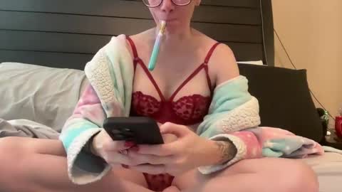 Snapshot of yourstrulylivy chatting on 01/09/25, 03:23 yourstrulylivy online show from 01/09/25, 03:23