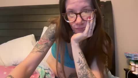 Snapshot of yourstrulylivy chatting on 02/17/25, 01:21 yourstrulylivy online show from 02/17/25, 01:21
