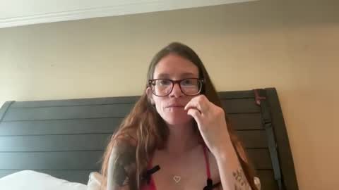 Snapshot of yourstrulylivy chatting on 02/22/25, 04:40 yourstrulylivy online show from 02/22/25, 04:40