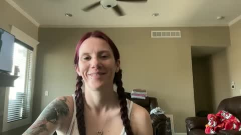 Snapshot of yourstrulylivy chatting on 03/12/25, 06:33 yourstrulylivy online show from 03/12/25, 06:33