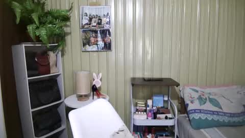 yoursubmissive_larah online show from 04/26/26, 06:55