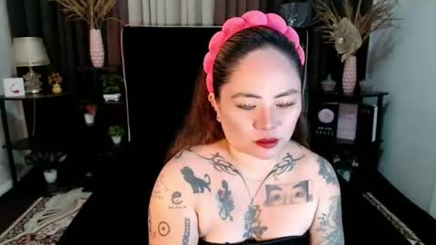 Snapshot of yoursweet_amara chatting on 04/29/26, 12:27 AMARA online show from 04/29/26, 12:27