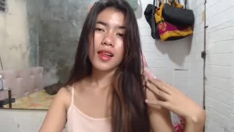 Snapshot of yoursweet_asian20 chatting on 01/22/25, 05:26 Maddie online show from 01/22/25, 05:26