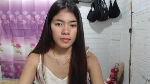 Snapshot of yoursweet_asian20 chatting on 01/28/25, 01:50 Maddie online show from 01/28/25, 01:50