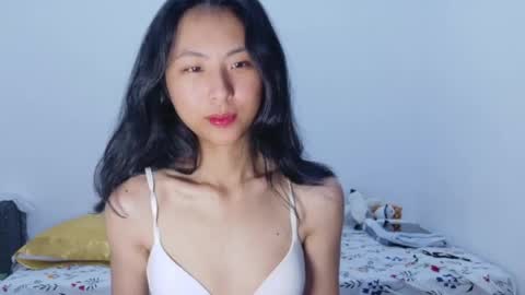 Kiwi online show from 04/18/26, 01:26