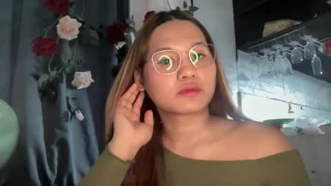 yoursweetgirl_zia online show from 04/15/26, 08:10