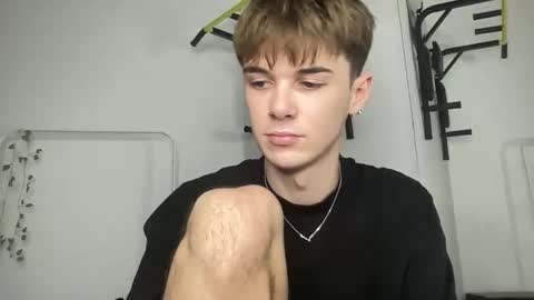 yoursweetyguy online show from 12/19/25, 03:08