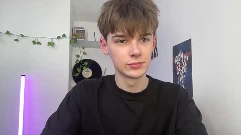 yoursweetyguy online show from 04/15/26, 02:13