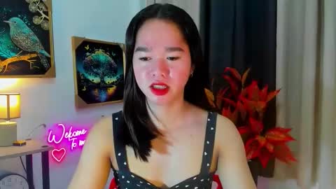 Snapshot of yourtinybunny chatting on 11/12/25, 10:48 yourtinybunny online show from 11/12/25, 10:48