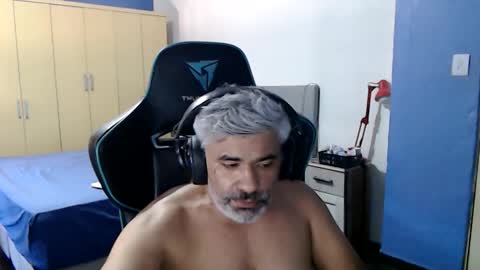 Snapshot of yourtoytoyoumaster3 chatting on 12/19/25, 06:26 yourtoytoyoumaster3 online show from 12/19/25, 06:26