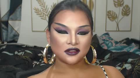 Snapshot of yourtrannyqueenxxx chatting on 09/19/25, 01:40 Anastacia Grey online show from 09/19/25, 01:40