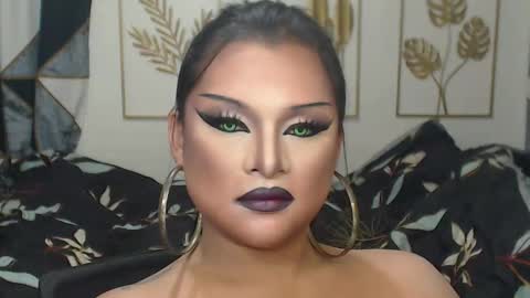 Snapshot of yourtrannyqueenxxx chatting on 09/23/25, 10:46 Anastacia Grey online show from 09/23/25, 10:46