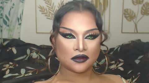 Snapshot of yourtrannyqueenxxx chatting on 10/12/25, 12:42 Anastacia Grey online show from 10/12/25, 12:42