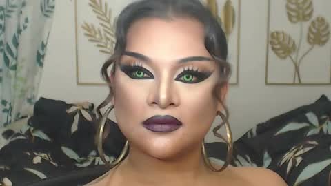 Snapshot of yourtrannyqueenxxx chatting on 10/22/25, 01:06 Anastacia Grey online show from 10/22/25, 01:06