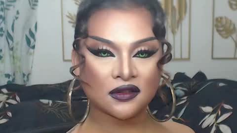 Snapshot of yourtrannyqueenxxx chatting on 11/06/25, 11:04 Anastacia Grey online show from 11/06/25, 11:04