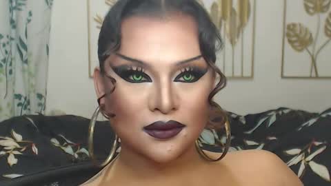 Snapshot of yourtrannyqueenxxx chatting on 11/11/25, 10:54 Anastacia Grey online show from 11/11/25, 10:54