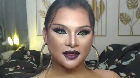 Snapshot of yourtrannyqueenxxx chatting on 11/26/25, 10:22 Anastacia Grey online show from 11/26/25, 10:22