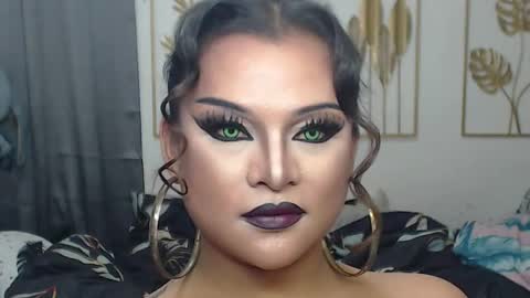 Snapshot of yourtrannyqueenxxx chatting on 12/16/25, 12:48 Anastacia Grey online show from 12/16/25, 12:48