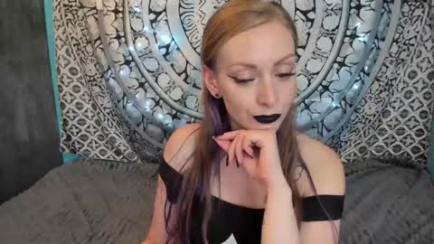 YourVenus00 -Follow my OF online show from 05/25/26, 06:47