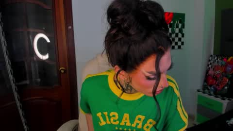 Snapshot of yourvirtualgirlfriennd chatting on 09/21/25, 08:38 GI online show from 09/21/25, 08:38