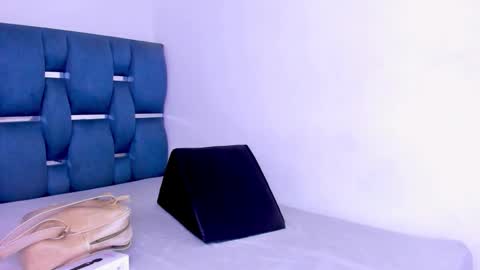 Snapshot of yourwife_anna chatting on 09/29/25, 11:26 yourwife_anna online show from 09/29/25, 11:26