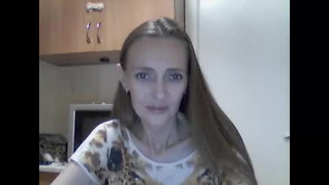 Snapshot of youur_light chatting on 11/23/25, 08:52 Youur light online show from 11/23/25, 08:52